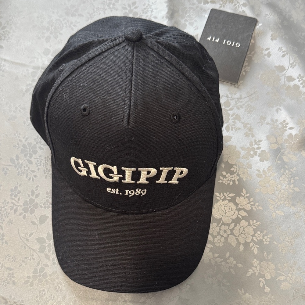 GIGI PIP hat